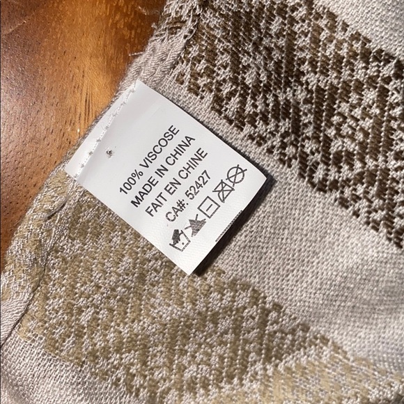 🌞 Beautiful Cream Open Shall Poncho - Picture 5 of 5